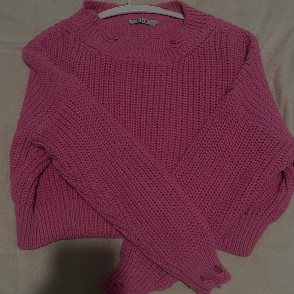 Super cute cropped sweater